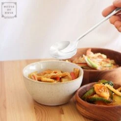 House Of Husk 1 Persoons Chopstick Lepel Set - 1 Paar Metalen Koreaanse Eetstokjes - Inclusief Eetlepel En Houder - RVS - Metaal - Eetstokjes - Koreaans - Vaatwasserbestendig - Sushi Chopsticks - Noodles - Zilver -Keukengerei Winkel 1200x1200 666