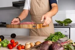 VDN Professionele Snijplank Acacia Hout Met Sapgeul En Handvatten – Hakblok 26x38x3.5 Cm -Keukengerei Winkel 1200x798 9