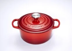 Le Creuset Signature Braadpan - 4,2 L - 24 Cm - Kersenrood -Keukengerei Winkel 1200x839