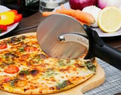 Bighorn Pizzaschep Voor BBQ En Oven-Inklapbare Handgreep -Pizzasnijder- Edelstaal -geschikt Als Broodschep En Ovenschep - SRPT01 -Keukengerei Winkel 1200x944 4