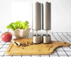 MD-Goods ® Elektrische Peper En Zoutmolen Set - Pepermolen - RVS - Cadeau - Restaurant Kwaliteit 10 MD-Goods ® Elektrische Peper En Zoutmolen Set - Pepermolen - RVS - Cadeau - Restaurant Kwaliteit -Keukengerei Winkel 1200x960 3