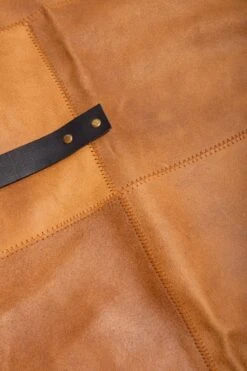Leren Schort – Soepel Licht Bruin Leer - Barbecueschort - Kokschort - Kookschort – Keukenschort Man – 81 X 56 Cm 9 Leren Schort – Soepel Licht Bruin Leer - Barbecueschort - Kokschort - Kookschort – Keukenschort Man – 81 X 56 Cm -Keukengerei Winkel 800x1200 48