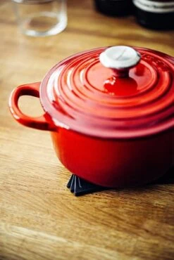 Le Creuset Signature Braadpan - 4,2 L - 24 Cm - Kersenrood -Keukengerei Winkel 801x1200 1