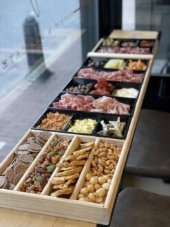 Sjoelbak - Borrelsjoelbak - Hapjesplank - Borrelplank - Mini Sjoelbak 120 Cm Met Zwarte Bakjes - Kleine Sjoelbakken -Keukengerei Winkel 899x1200 3