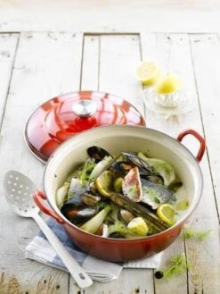 Le Creuset Braadpan Faitout Tradition Kersenrood - ø 24 Cm / 3 Liter -Keukengerei Winkel 901x1200